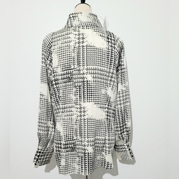 Worthington Women’s Button Down Blouse Size Large Black White Houndstooth Print - Picture 5 of 13